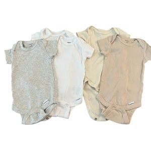 NWOT Gerber 0-3 months Onesie bundle of 5